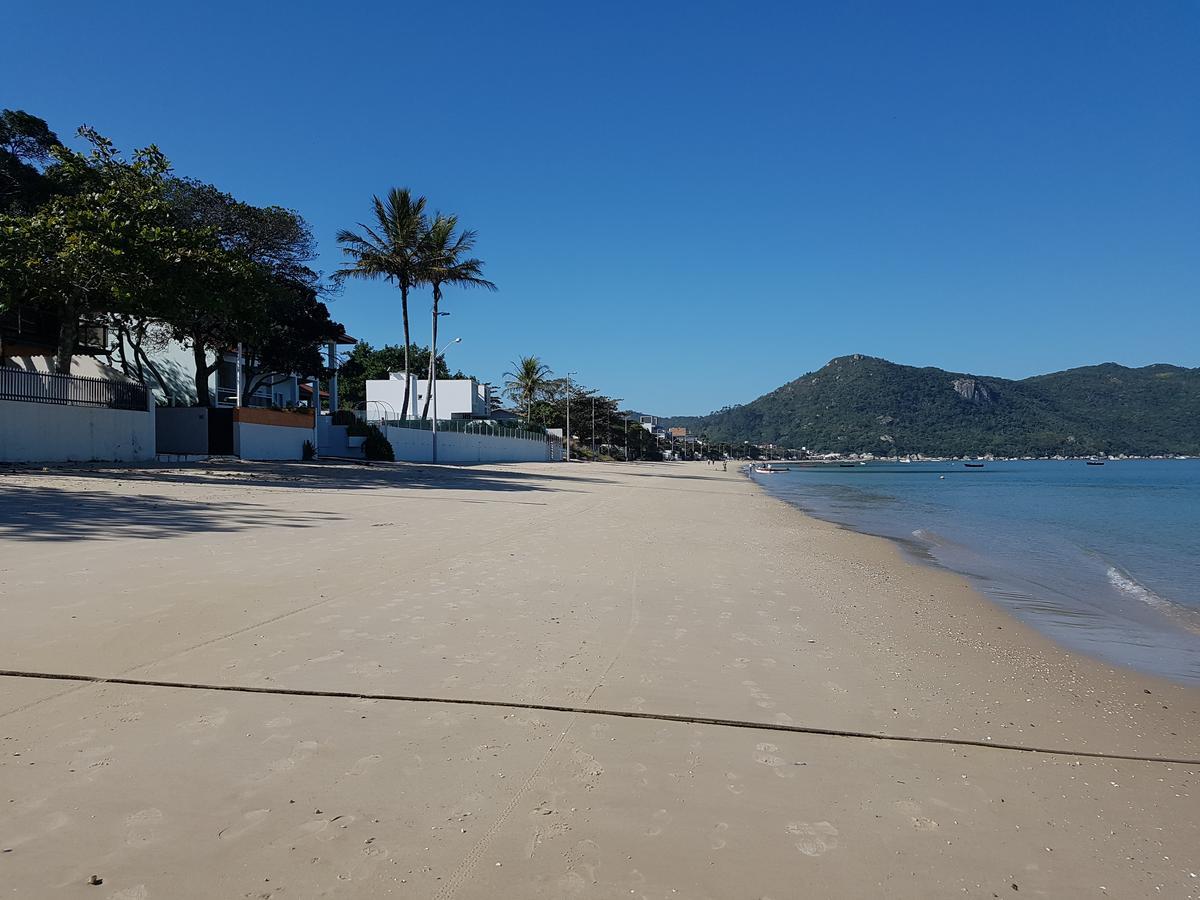 Solar Alcantara & Lazzarotto Bombinhas Bagian luar foto